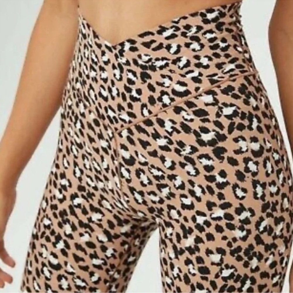 OFFLINE Aerie Real Me High Waisted Crossover Legging Leopard Print XS Short - Picture 2 of 5